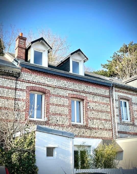 Etretat: Agreable Maison De Ville Екстер'єр фото